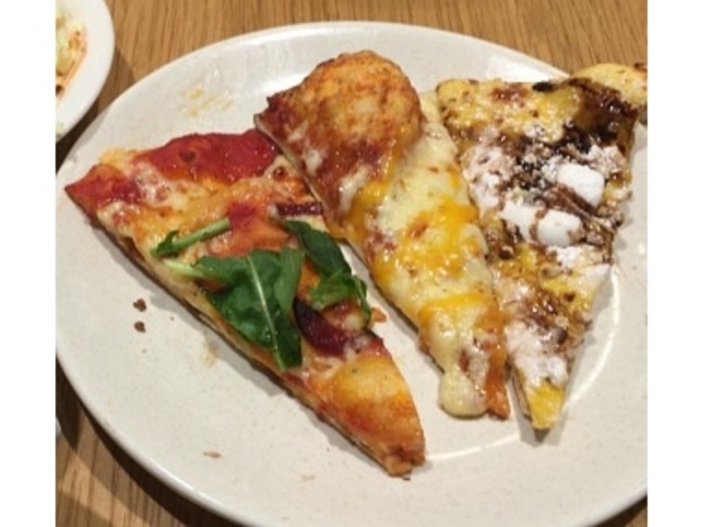 スイーツ系ピザもハマります☆_シェーキーズ 池袋東口店