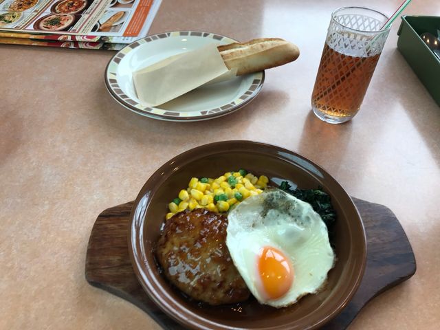 オニオンソースのハンバーグ_サイゼリヤ春日部梅田店