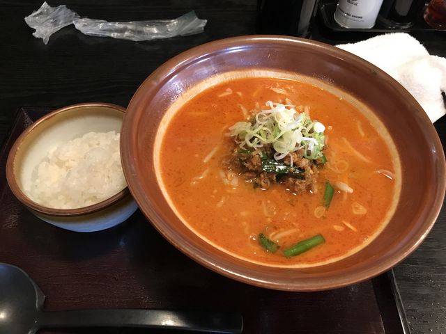 暑い時期に、担担麺を食す。もう少し辛くても良いかな!!_らーめん楽天