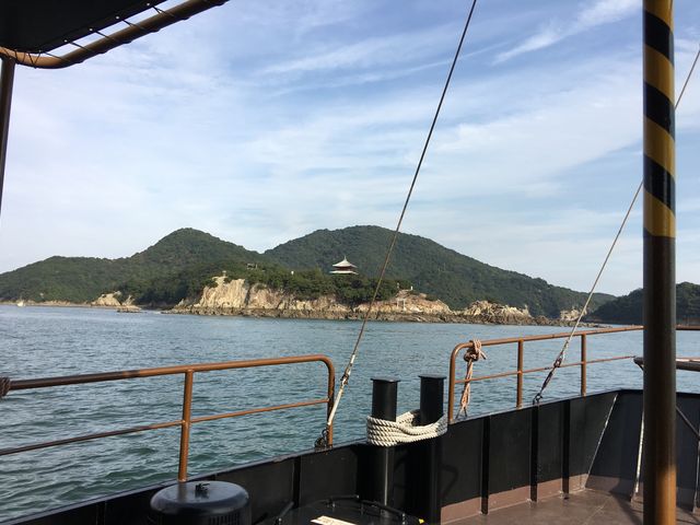 いろは丸から眺めた弁天島。_弁天島