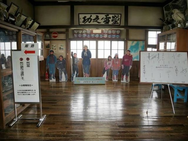 学校のロケセット 撮影は玄関のみ_北のカナリアパーク