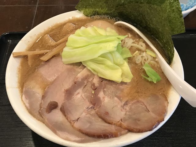 肉は美味しい。
ラーメンは大盛りは必要ないかな。。_つけめん らーめん 青樹