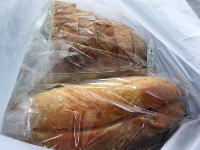 めんたいフランスとドライフルーツが入ったパン_Belle bois