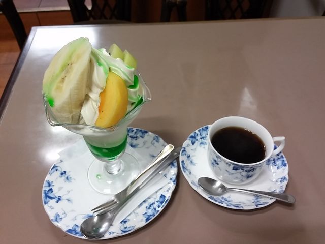フルーツパフェ_コーヒーショップブラジル