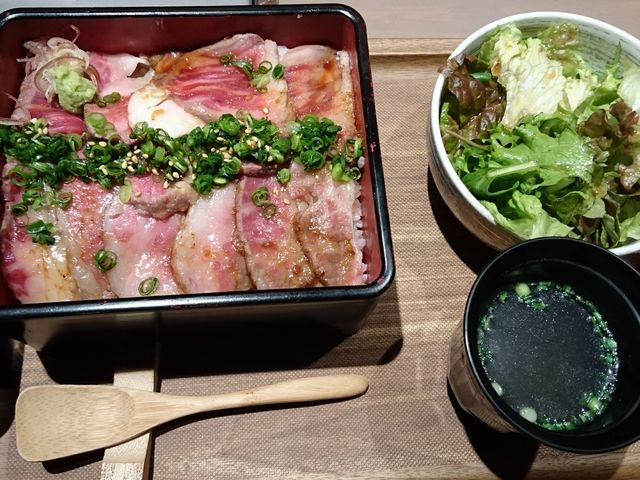 カルビ重_焼肉 参星 みつぼし
