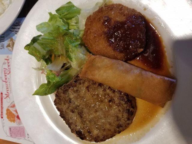 平日のランチ この日はハンバーグ 春巻き メンチカツ_ガスト 新潟五十嵐店