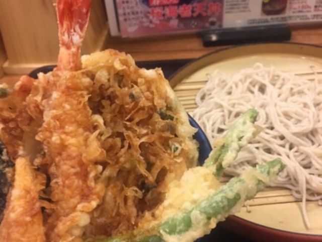 桜エビの天丼と蕎麦です。_てんや川口店