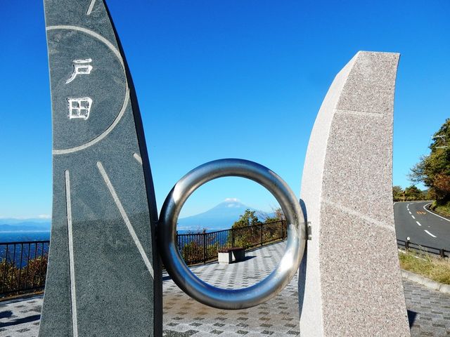 リングの中に富士山_出逢い岬