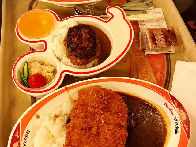 いつも親はポークカツカレー、3歳の子供はリトルハングリーベアカレー
_ハングリーベア・レストラン