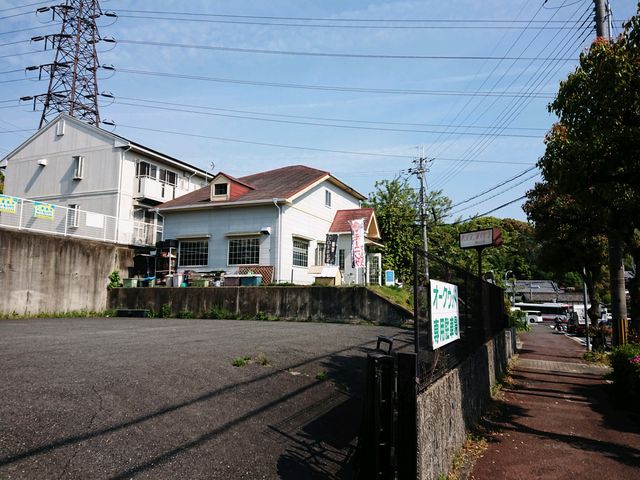 かわいい赤い屋根_オークウッド