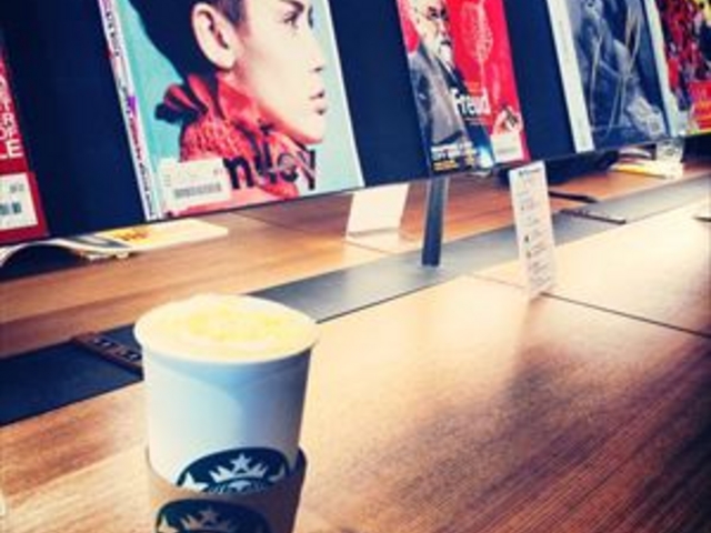 スターバックスラテ_スターバックスコーヒー イオンモール幕張新都心グランドモール店