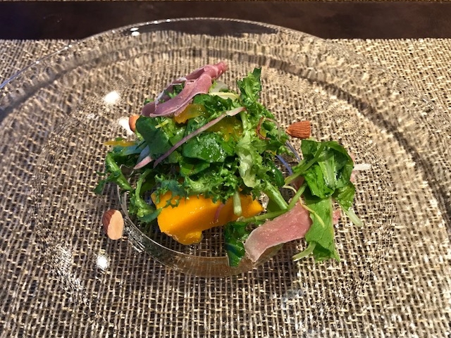 マンゴー入りサラダ_ステーキカッポー恒づね