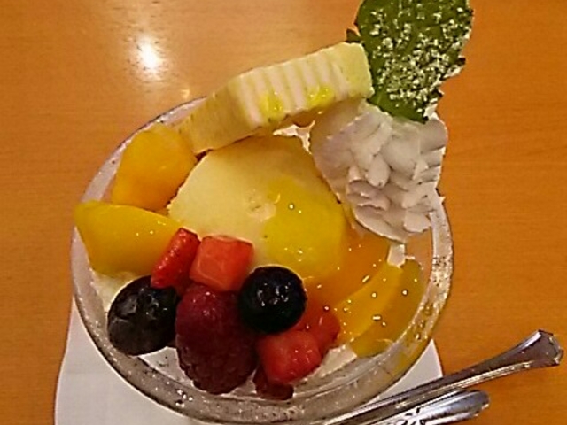 フルーツパフェです。_ステーキ宮 田下店