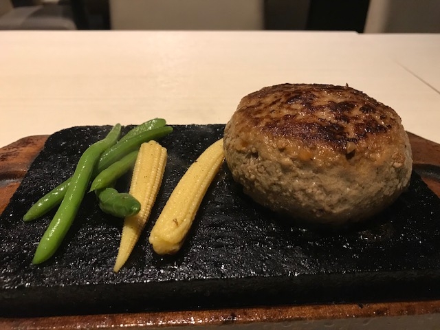 ハンバーグ_溶岩焼ダイニングbonbori新宿店