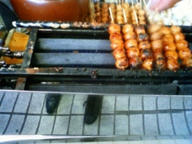 目の前で焼いてます_新雀本店