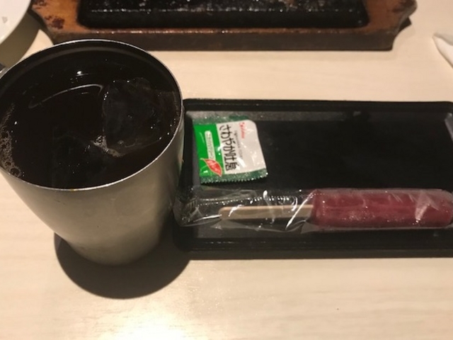 デザートのアイスとアイスコーヒー_溶岩焼ダイニングbonbori新宿店