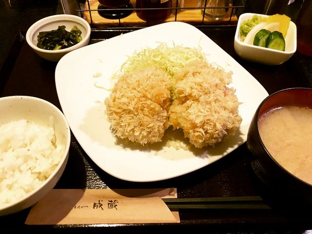 霧降り高原豚シャ豚ブリアン
2個付け(135g)かつ定食\2,400_成蔵