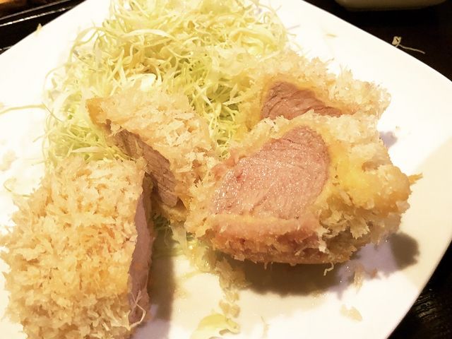 霧降り高原豚シャ豚ブリアン
2個付け(135g)かつ定食\2,400_成蔵