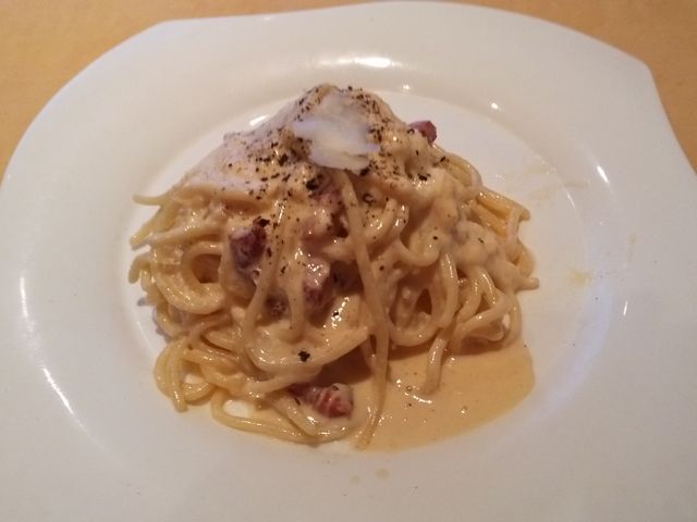 カルボナーラ_ベツ・バラーレ