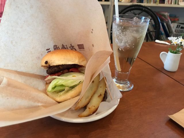 手作りハンバーガー_三国湊座