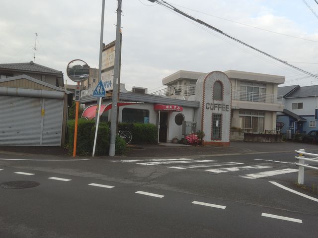 黄色の回転燈が光っている時が、営業中です。_すみ