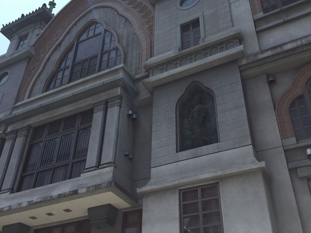 目を惹く建物_本願寺神戸別院