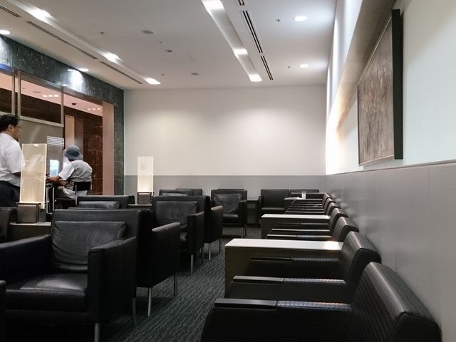 ラウンジ内_ラウンジ華