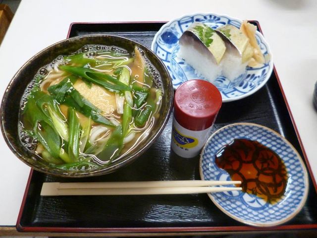 udon noodle and saba sushi_満寿形屋