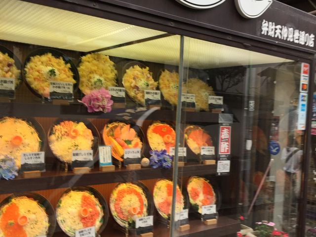 沢山ですね。_しらす問屋 とびっちょ 参道店
