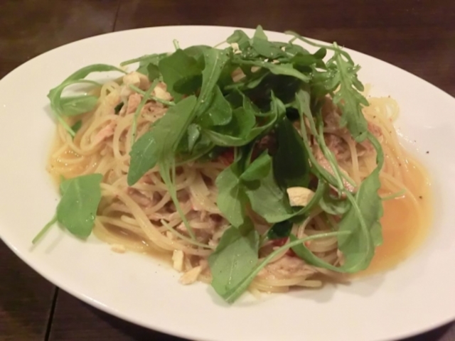 ツナとトマトとルッコラの ”アーリオ オーリオ エ ペペロンチーノ”_大衆イタリア食堂 アレグロ 天満
