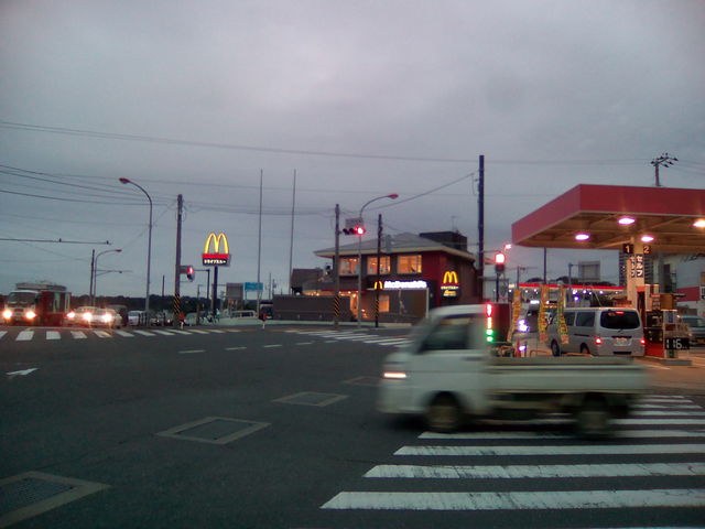 ドライブスルーも_マクドナルド三浦海岸店