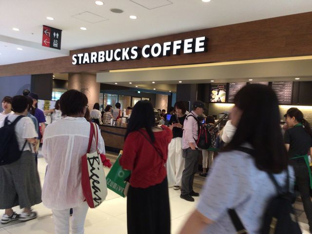新横浜駅_スターバックスコーヒーキュービックプラザ新横浜店