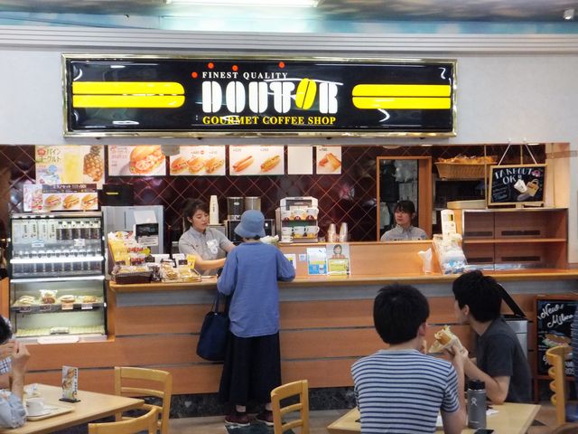 普通のコーヒースタンドみたいにシンプルな店頭_ドトールコーヒーショップ 西宮名塩サービスエリア下り店