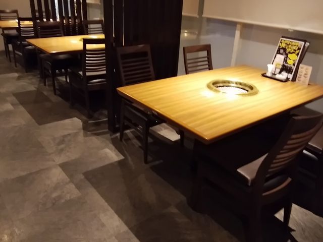 テーブル席_遊山 富士宮店