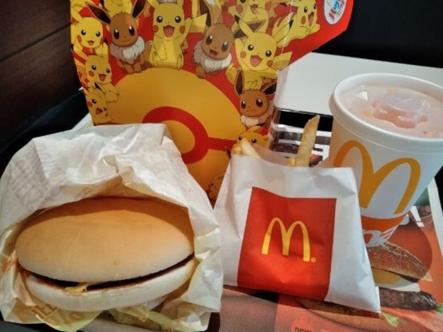 クーポン使用でチーズバーガー・ポテト・ドリンクが390円のハッピーセット_マクドナルド熊本下通店