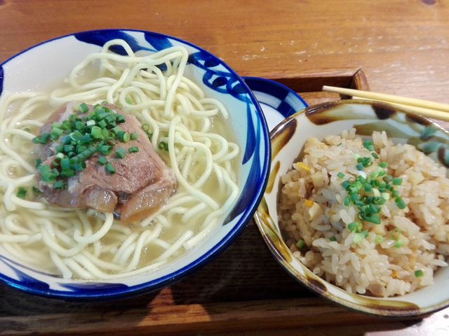 ソーキそばとジューシー_ゆうなパーラー
