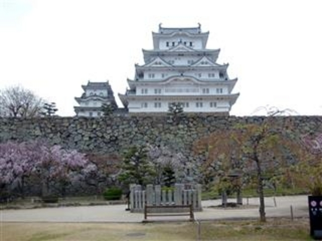 「お菊井と姫路城」_姫路城お菊井戸