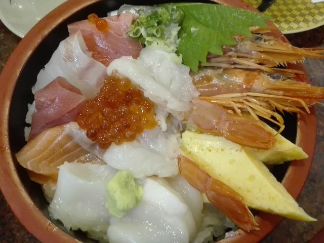 海鮮丼、どーーんとネタがたっぷり!_すし銚子丸 北習志野店