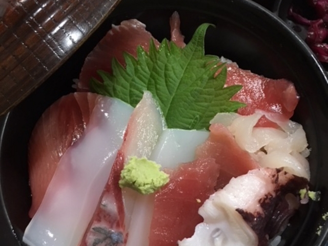 アレルギーのため、海鮮丼エビ抜きにしていただきました。_てんつる