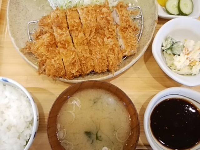 チキンかつセット・800円_とんかつうんの