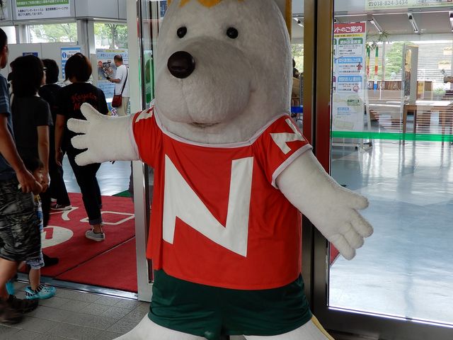 ノブくんがお出迎え_秋田ふるさと村