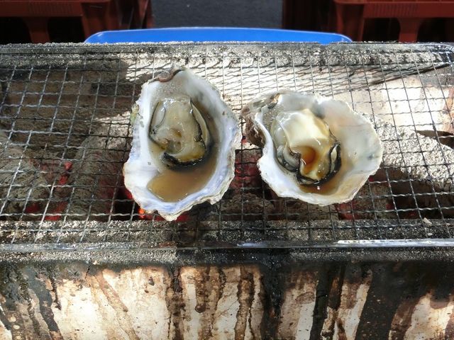 焼き牡蠣_ミルキー鉄男のかき小屋 宇品店