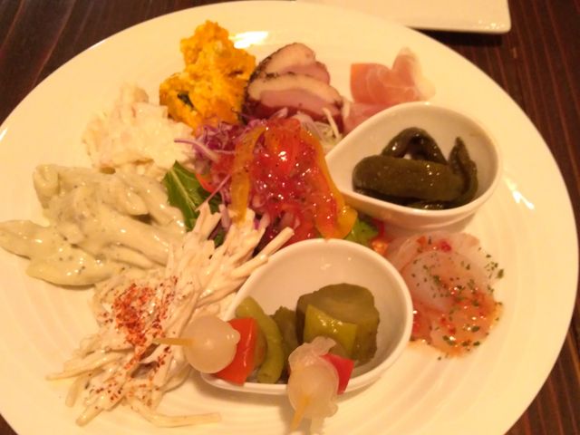 前菜は種類が多いです。_クロッキオ Crocchio ハルの洋食バル
