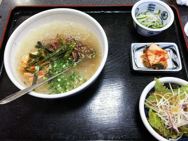 あっさり系の温麺で優しい味でした(^^)_すから