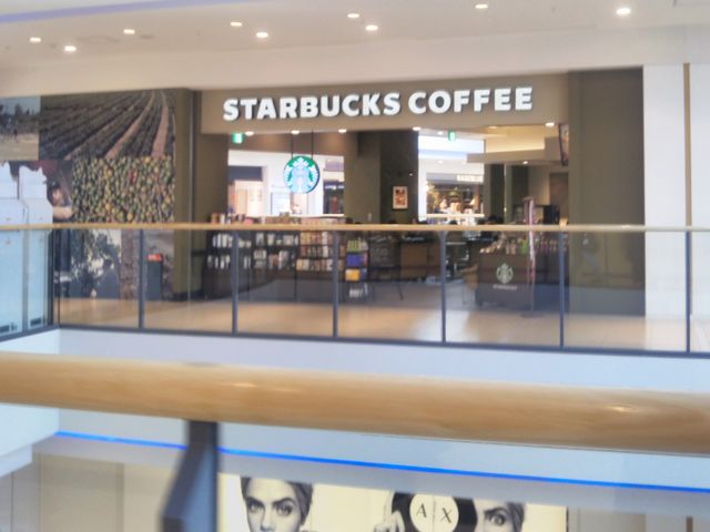 『スターバックスコーヒーららぽーと横浜店』。_スターバックスコーヒーららぽーと横浜店