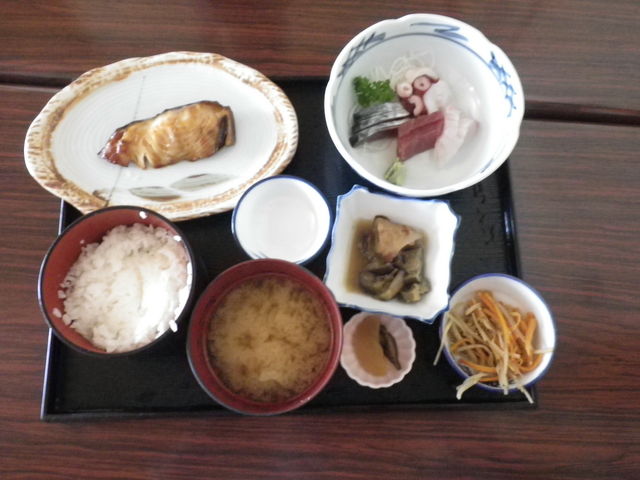魚屋の定食屋 金彦