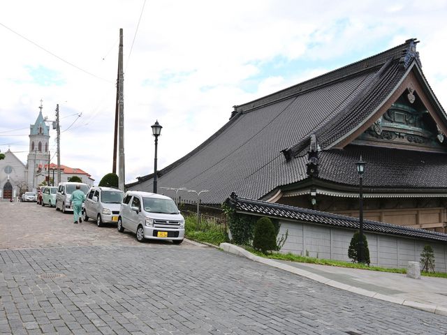 屋根と教会_東本願寺函館別院