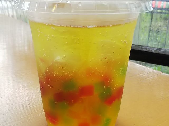 カラフル_港の朝市