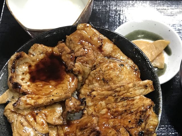 豚丼並_ぶたどんのかしわ