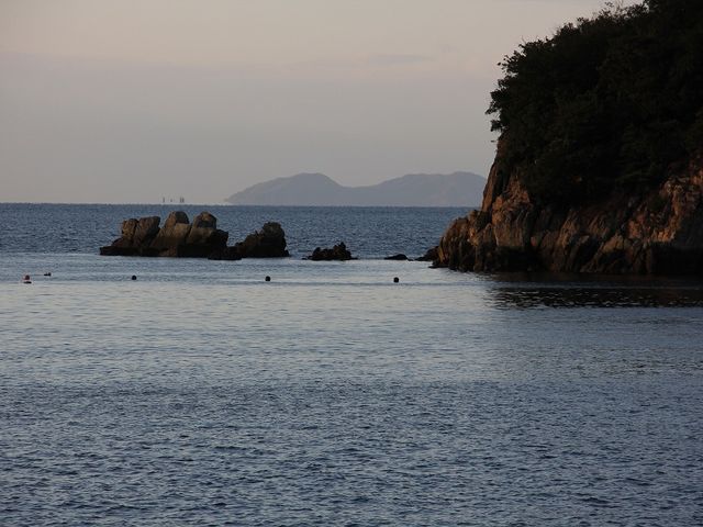 遠くに瀬戸内海の島々が見渡せます。_仙酔島